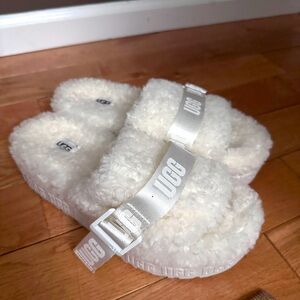 Brand never worn new ugg slippers